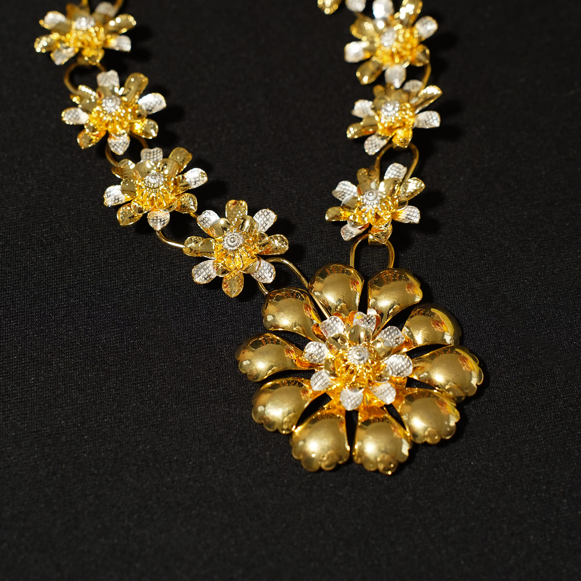 Gold-Plated Floral Haar for Deity Idols – 8 Inch Handcrafted Ornament