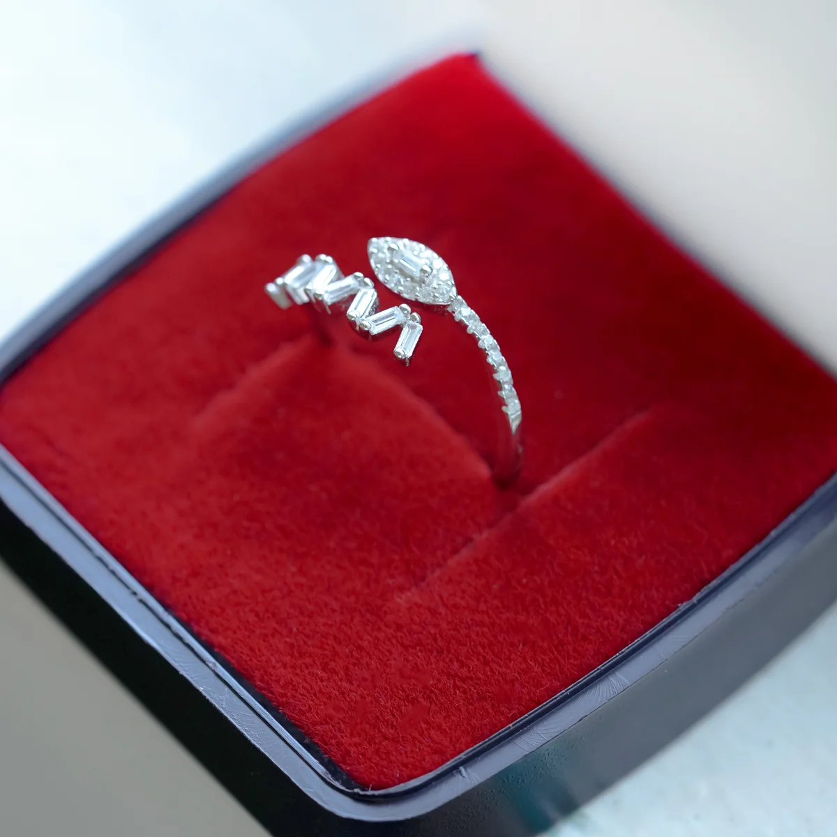 Chic Baguette Open Ring